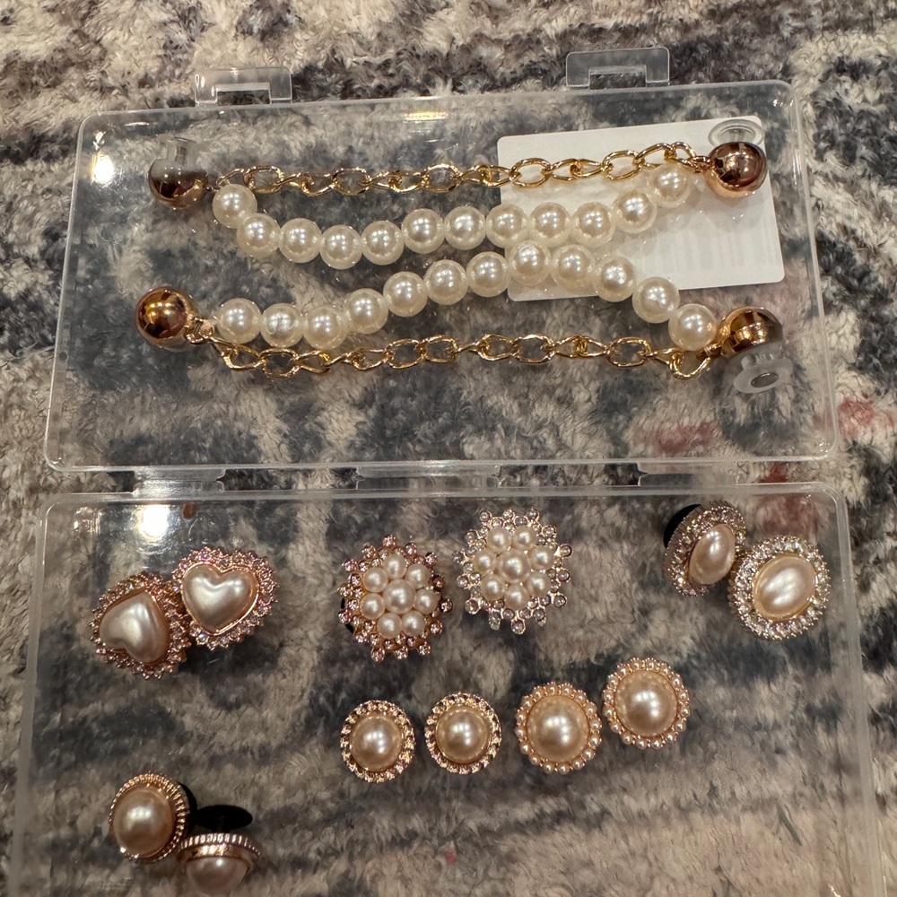 Elegant Pearl and Gold Croc Charma